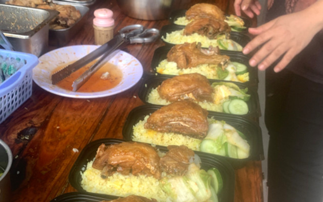 Cơm Gà Mắm Tỏi Tiến Phát