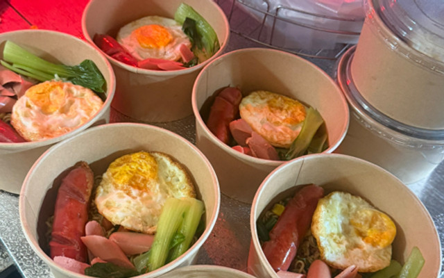 Mì Trộn Indomie & Ăn Vặt Phủng Phủng - Phạm Văn Chí