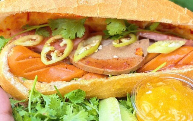 Bánh Mì Bà Hân
