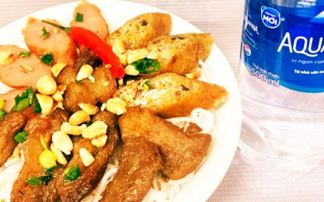 Bún Thịt Nướng & Bún Mắm Nêm - Cô Hồng - Chu Văn An