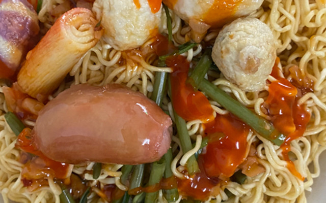 Xôi, Mỳ & Cá Viên Chiên - 122 Lê Duẩn