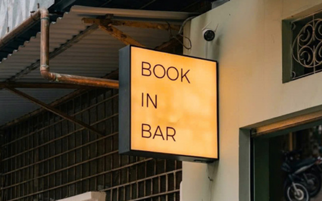 Book In Bar - Hoàng Tích Trí