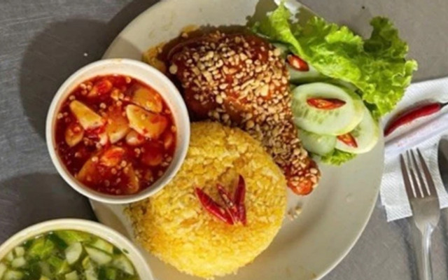 Cơm Gà Xối Mỡ 3 Hiếu
