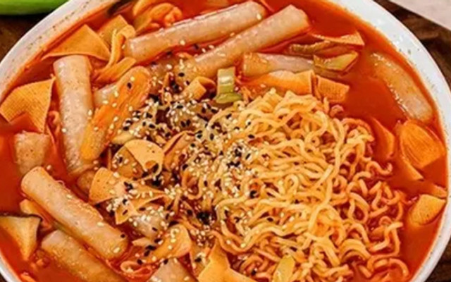 Tokbokki & Mì Hân Hân