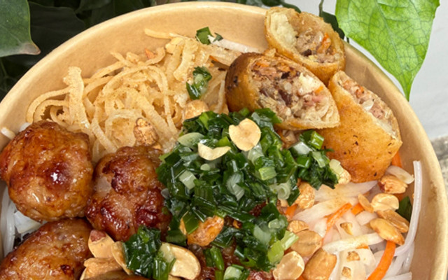 Bún Thịt Nướng & Bún Thịt Xào Mẹ Kem
