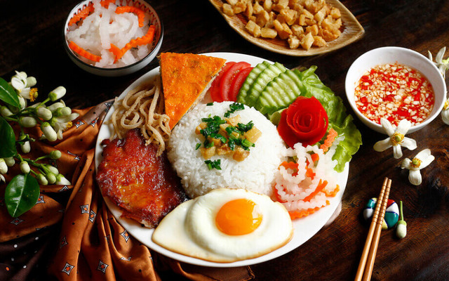 Quán Cơm Cô Mai - Cơm Tấm - Cầu Tôn Đức Thắng