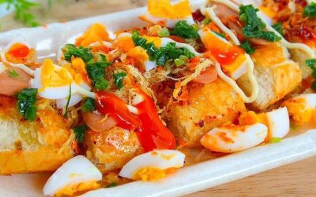 Mì Tương Đen & Bánh Mì Nướng Muối Ớt - A Hùng