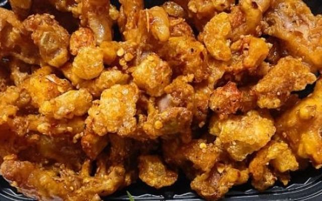 Bánh Tráng Tỏi Ớt, Mì Trộn Indomie & Chân Gà Sốt Thái Cô Mai