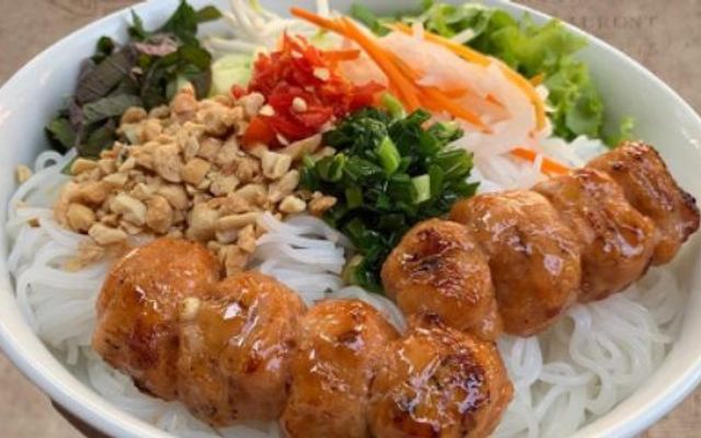 Bún Thịt Xào & Xôi Mặn - Hai Kiều