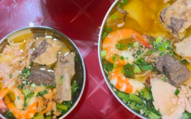 Hoành Thánh Lá Tôm Khô Cây Bàng - Đầu Hẻm 15 Trần Văn Hoài