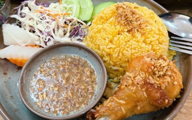 Cơm Gà Xối Mỡ Anh Đức - 54 Nguyễn Quý Tân