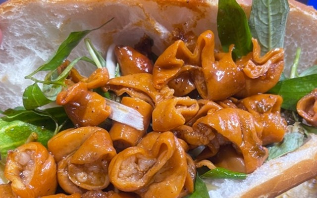 Bánh Mì Phá Lấu Heo - 654 Đỗ Xuân Hợp