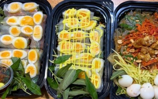 Bếp Nhà Hòa - Bánh Tráng Trộn & Cuốn Trứng Lòng Đào - Nguyễn Sỹ Sách