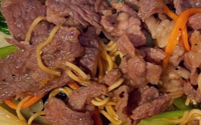 Gà Con Quán - Mì Xào Bò & Mì Xào Trứng