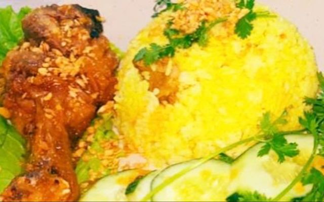 Cơm Gà Xối Mỡ Mắm Tỏi 68