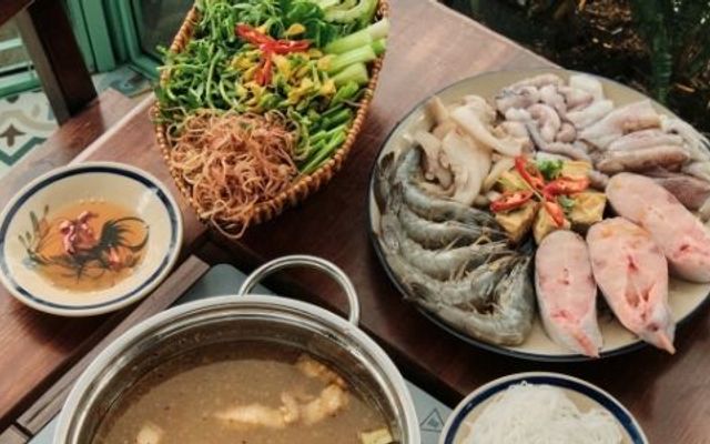 TIỆM LẨU NHÀ BÁ HỘ