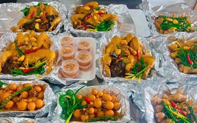 Gà Hấp Mắm Nhĩ - Bắp Bắp