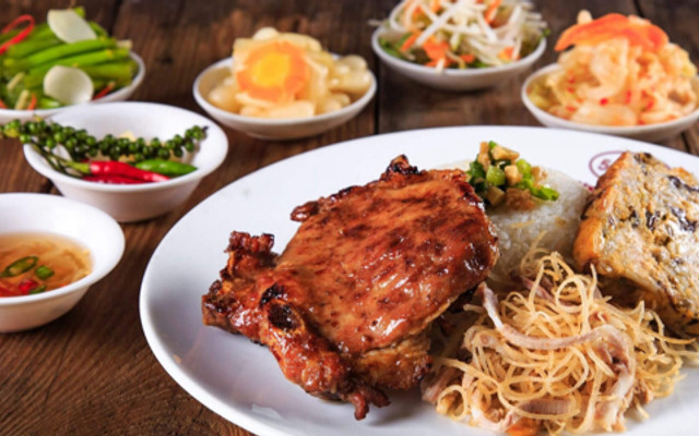 Cơm Tấm - Nguyễn Hữu Cầu
