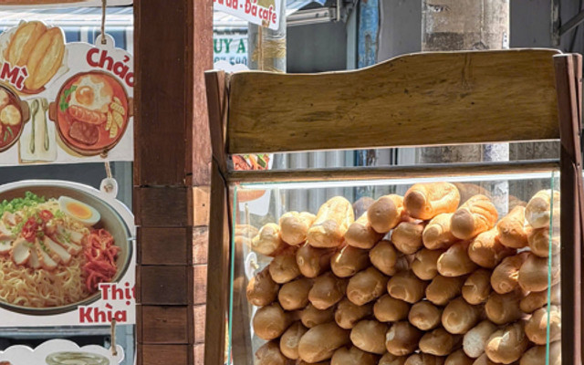 Bánh Mì 30 - Bánh Mì Gà Rô Ti 24/24 - Huỳnh Tịnh Của | Đặt Món & Giao ...