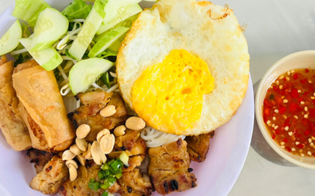 Cơm Bún Thịt Xiên Nướng - Thịnh Anh - Trường Chinh
