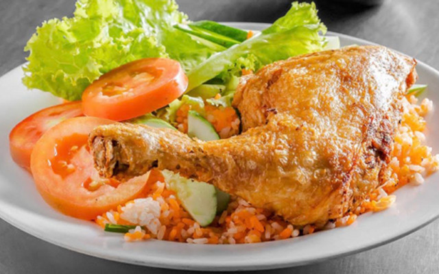 Cơm Gà Xối Mỡ Vi Anh - Lê Văn Lương
