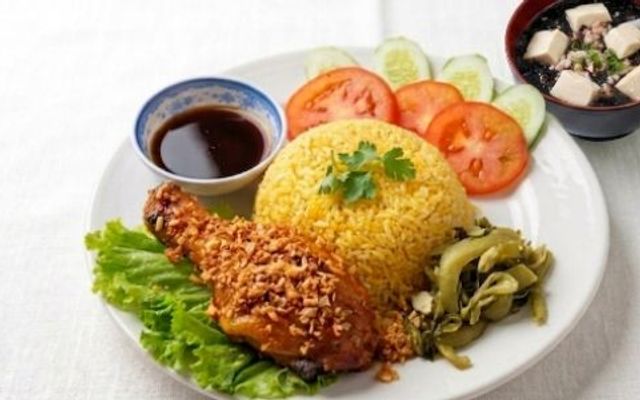 Cơm Gà Xối Mỡ - Mì Xào - Quán Thuận
