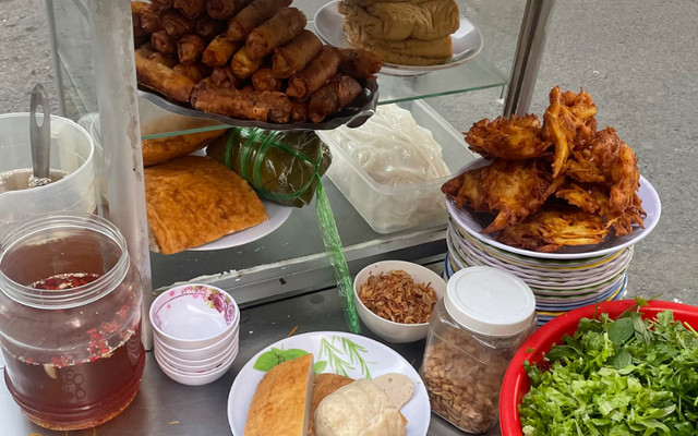 Phương Uyên - Gỏi Cuốn, Bò Bía & Bánh Ướt - 13 Trương Minh Ký