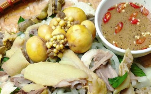 Cơm Gà Ta Trúc Hương - Gỏi Gà & Miến Gà