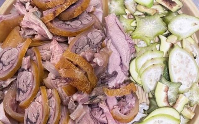 Bê Thui Cầu Mống - Lê Văn Tách