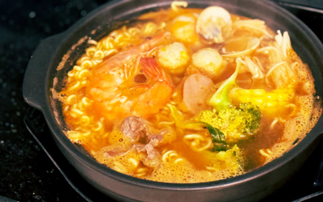Chi Phạm - Mì Cay Cấp Độ