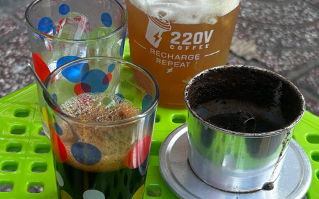 220V Coffee - Phan Đình Phùng