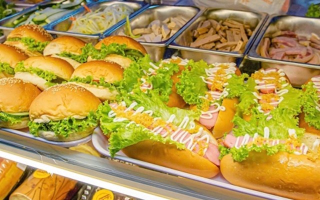 Anh Quân Bakery - 02 Trần Ngọc Sương