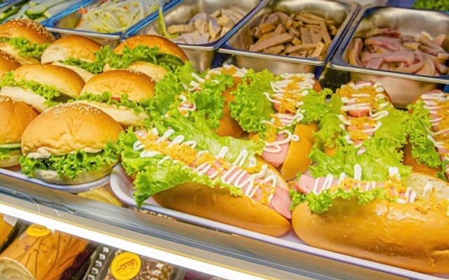 Anh Quân Bakery - 560 Trưng Nữ Vương