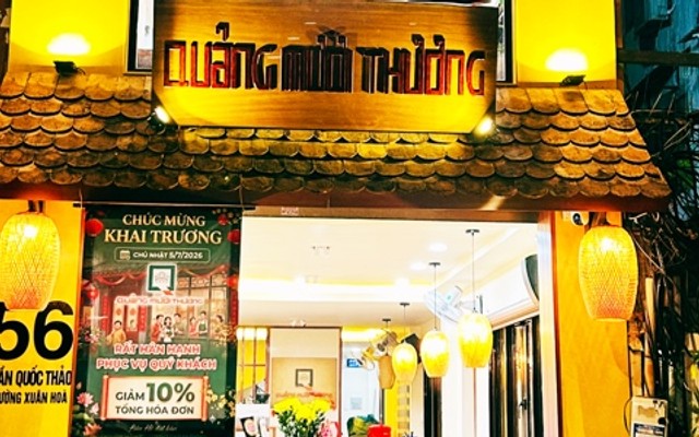 Quảng Mười Thương - Mì Quảng & Lòng Xào Nghệ
