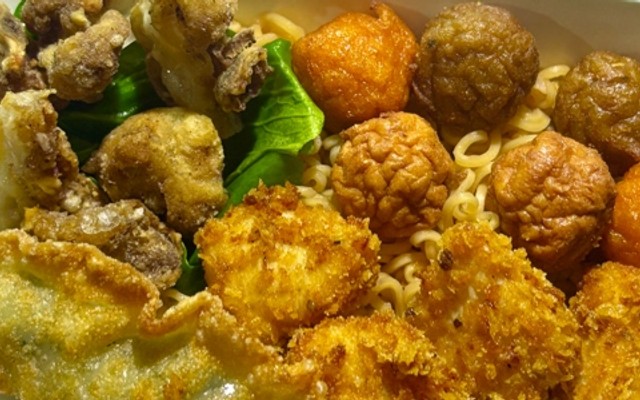 Chân Gà Chiên & Mì Trộn Núp Hẻm - 24/3/2 Đặng Văn Bi