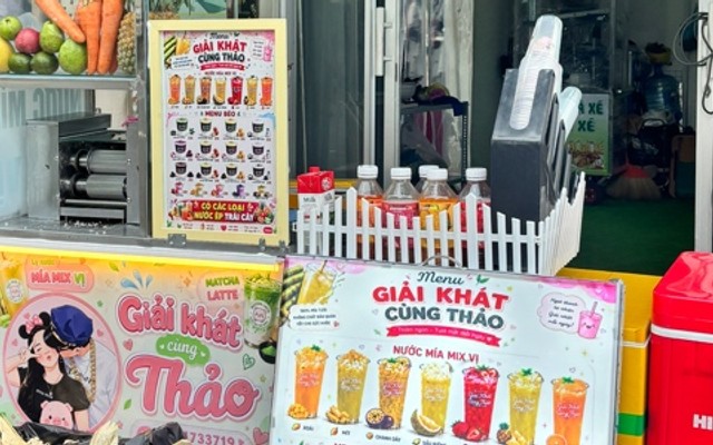BÁNH MÌ GÀ XÉ & GIẢI KHÁT CÙNG THẢO