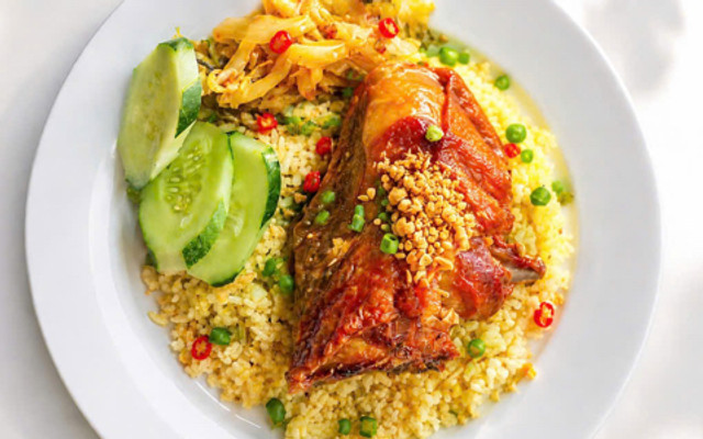 Cơm Gà Xối Mỡ A Toàn - Đường số 1