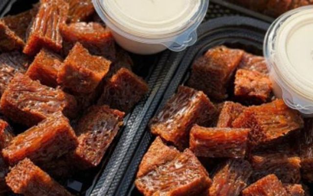 Eric - Gỏi Cuốn, Bánh Tráng Trộn & Bông Lan Trứng Muối