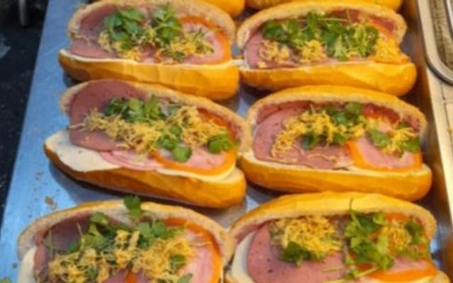 BÁNH MÌ CHẢ CÁ - 481A LÊ VĂN THỌ