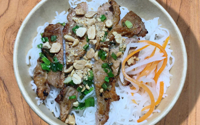 Cô Lan - Bún Thịt Nướng & Bột Chiên - Nguyễn Văn Quá