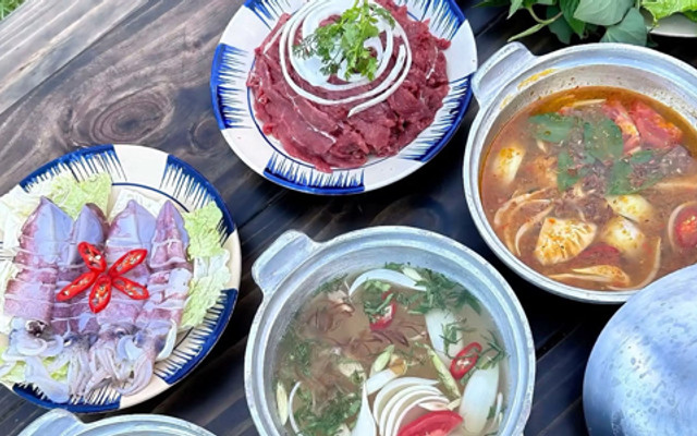 Lẩu Nhúng Bên Hè - Nguyễn Huệ