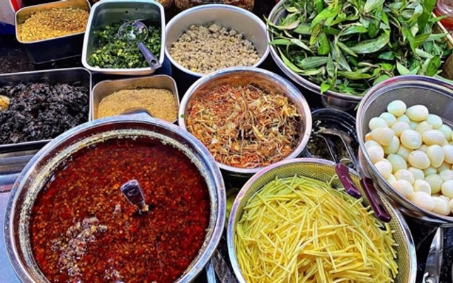 Bánh Tráng Trộn Mỡ Hành & Tóp Mỡ Cô Hiền - Tây Thạnh