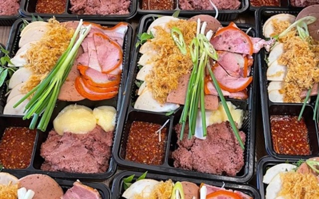 Bánh Mì Yến - Hoàng Việt