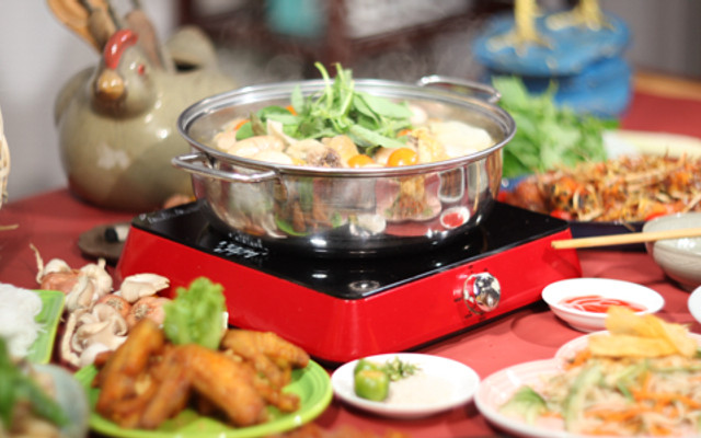 Lẩu Gà Lá É É É Thắng Béo