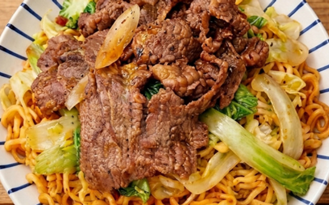 Mì Xào Bò - Cơm & Nui Xào Bò Yuri