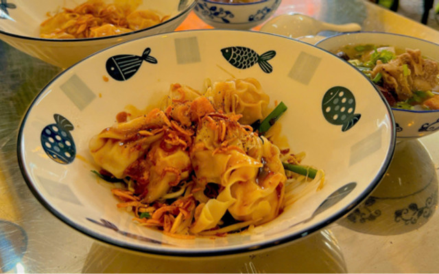 Tiệm Ăn Sáng - Chuyên Hoành Thánh & Hủ Tiếu Mì