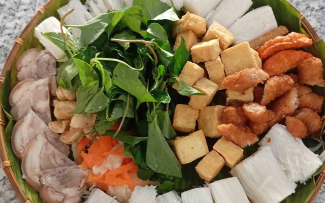 Bún Đậu Mắm Tôm Mẹt - Phố Ẩm Thực Đường Trần Phú Nối Dài -  
