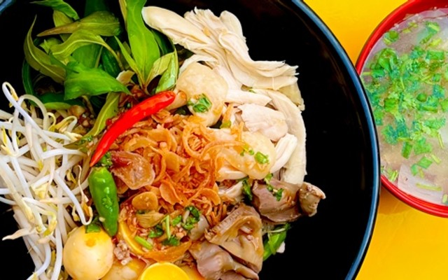 Mì Khô Gà Xé - CMT8