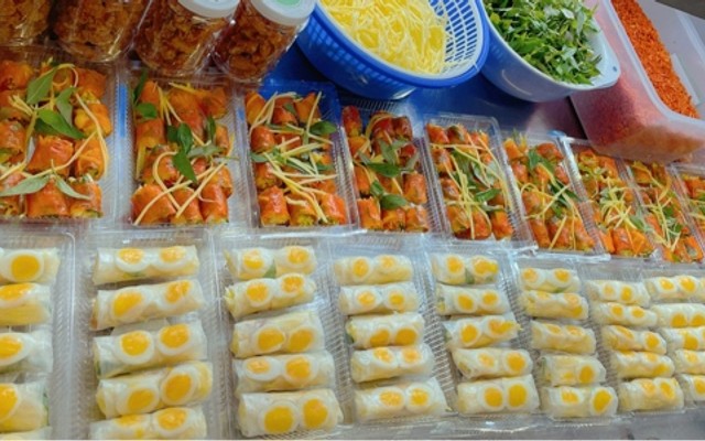 Ăn Vặt Bò Bía Hai Ngàn - Nguyễn Tất Thành