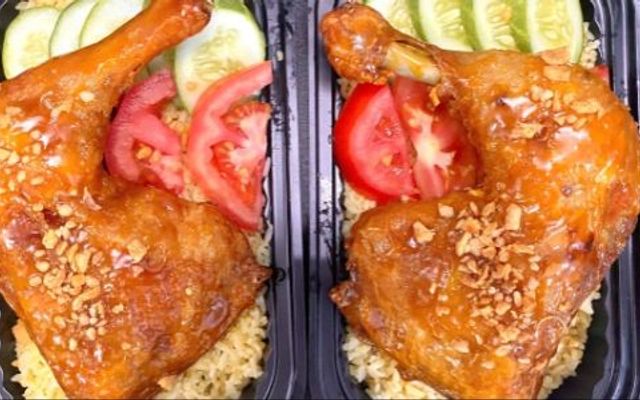 Cơm Gà Xối Mỡ & Pizza - Bé Sam